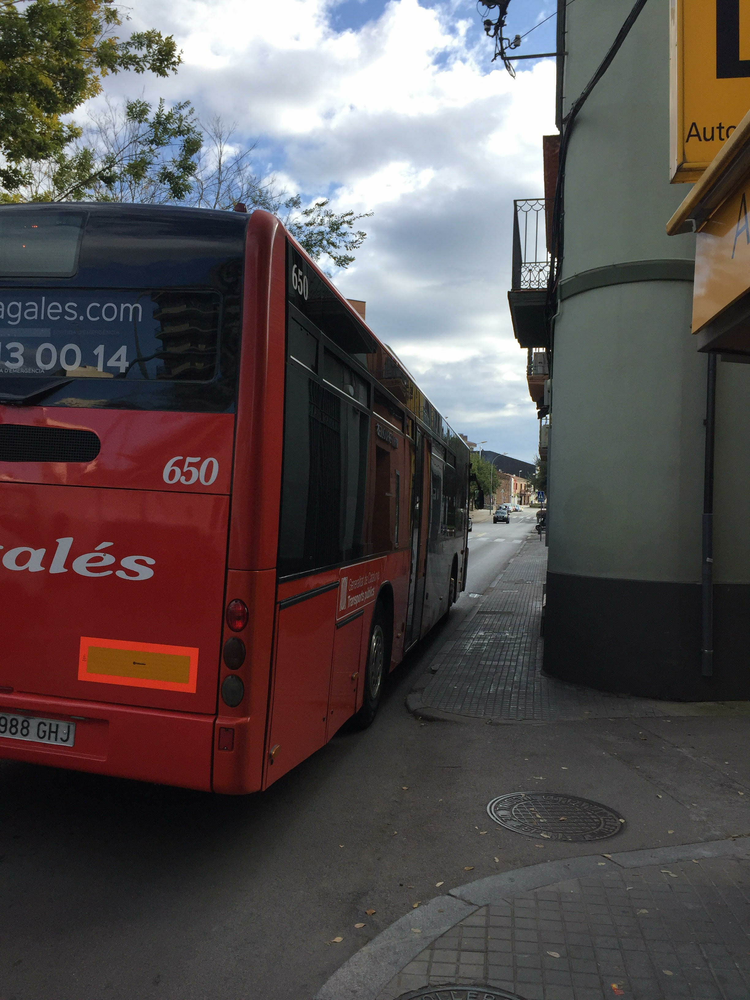 Imagen para los medios: Ampliació de la vorera sud del carrer Josep Umbert entre el carrers del Gas i Orient