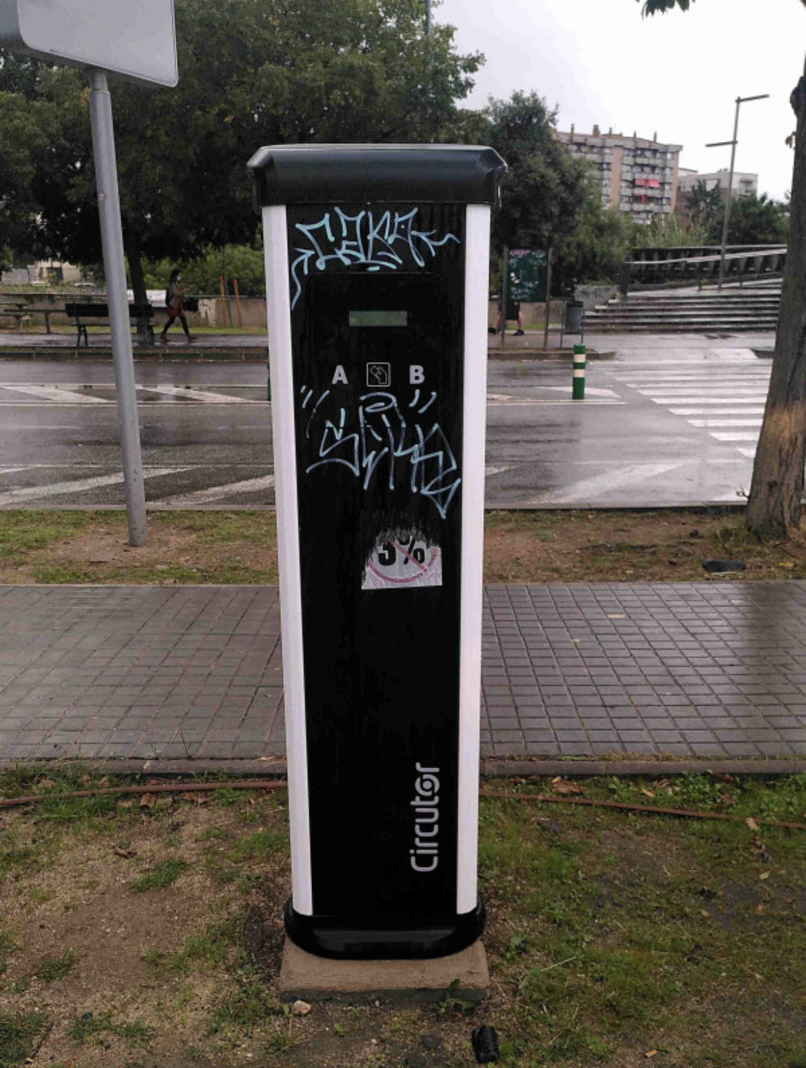 Imatge pels mitjans: Instal·lació de punts de recàrrega el vehicle elèctric